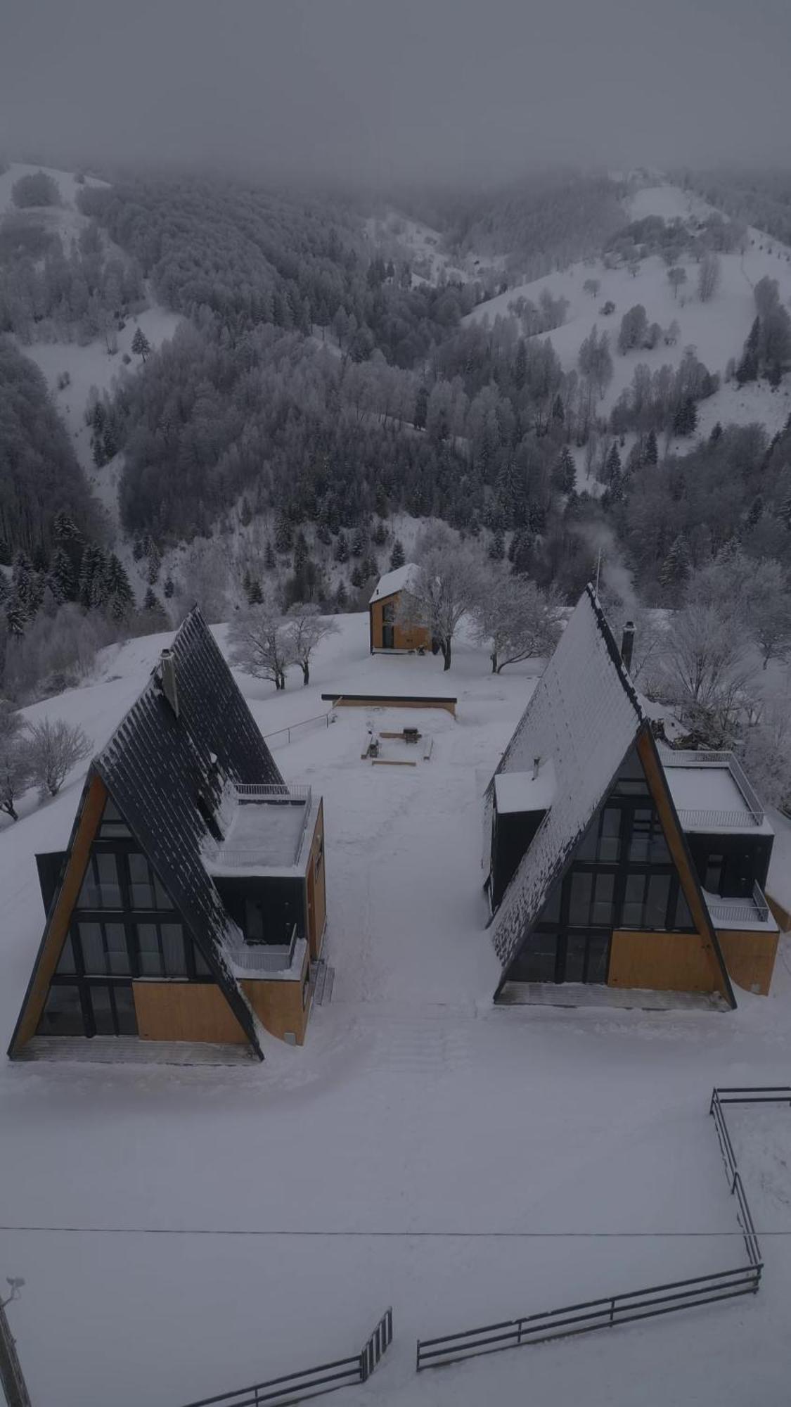 Amont Chalet Peştera Exterior foto
